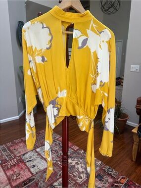 Free People Say you Love Me Yellow Floral Print High Neck Cut Out Blouse Sz XS
